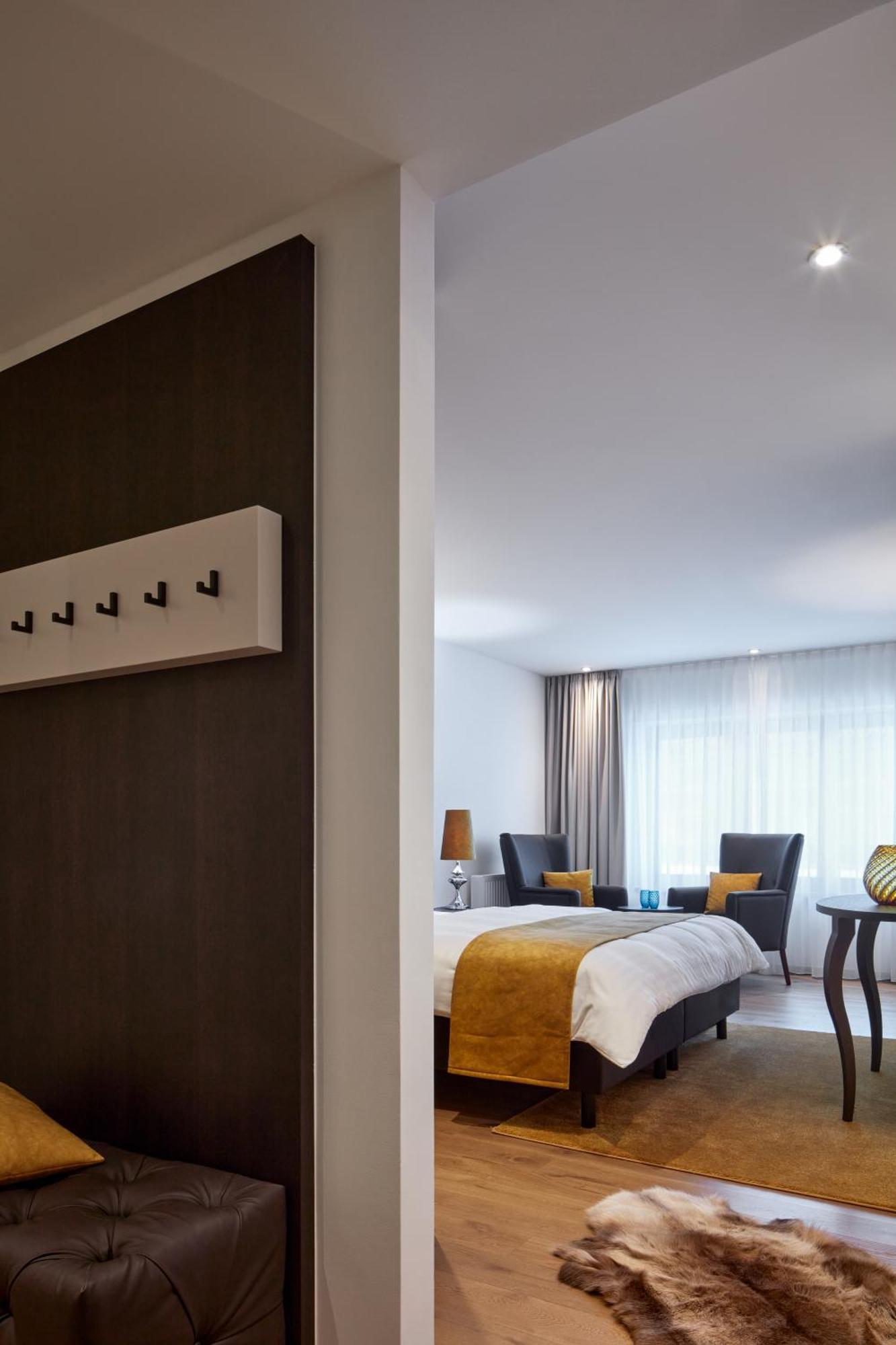 Hotel Wulfenia 4S - Adults Only ゾンネンアルペ・ナスフェルト エクステリア 写真