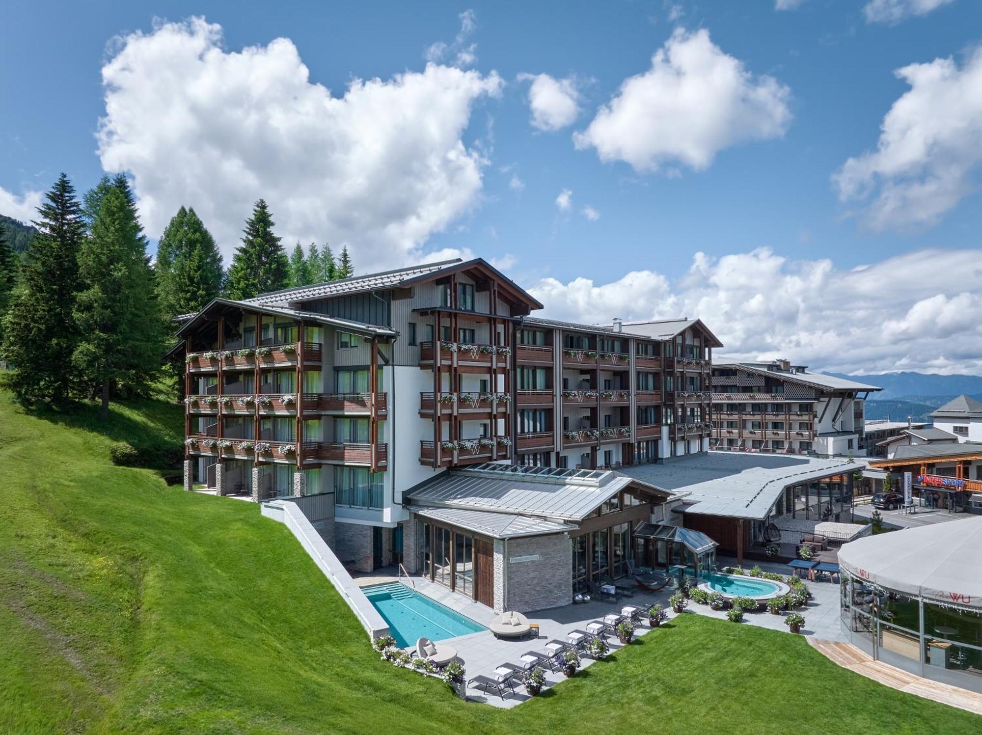 Hotel Wulfenia 4S - Adults Only ゾンネンアルペ・ナスフェルト エクステリア 写真